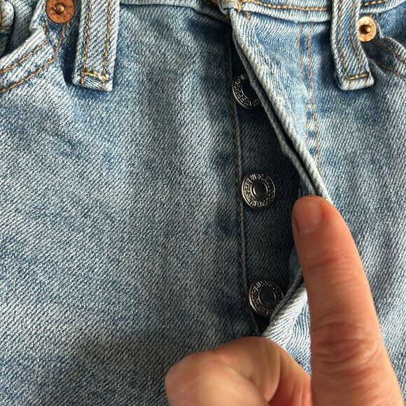 LEVIS WEDGIE STRAIGHT DISTRESSED KNEES HIGH RISE SIZE 25 - Picture 5 of 8